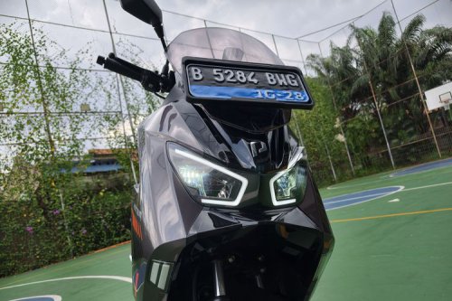 Polytron Fox 350: Motor Listrik dengan Desain Lebih Matang