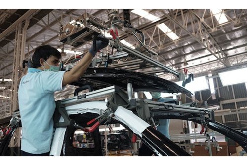 Mercedes-Benz Tanggapi Wacana Kelonggaran TKDN