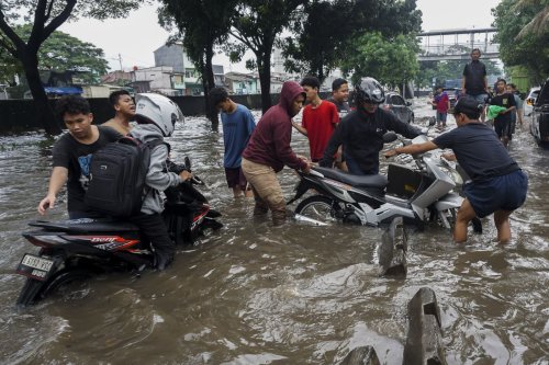 Hujan Deras dan Banjir Jakarta, Polantas Diminta Bantu Kendaraan Mogok