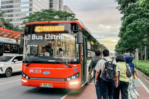 Elektrifikasi Transportasi Umum: Target Ambisius Jakarta Menuju NZE