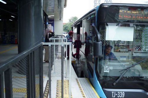 Berlaku Rabu dan Jumat, Tarif Bus Transjakarta Cuma Rp 1