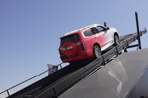 Menguji Ketangguhan Tank 500 Hi4-Z di Tanjakan Ekstrem