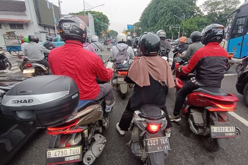 Redam Emosi Berkendara Saat Puasa