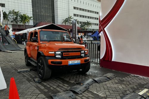 Desain iCar V23, Terinspirasi Jip Militer China