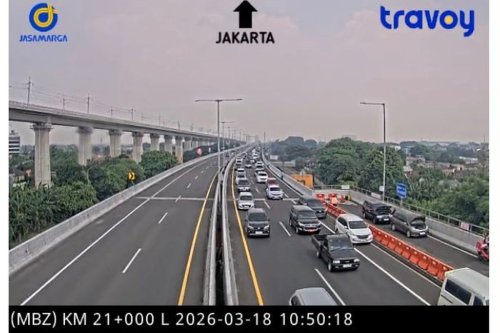 Volume Kendaraan di Ruas MBZ Arah Cikampek Terpantau Padat