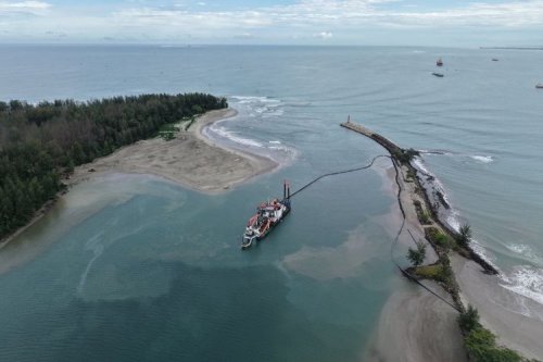 Mobil Listrik Kesulitan Menyeberang Antar Pulau