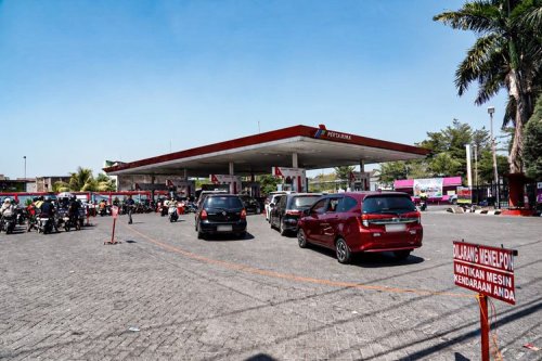 Cara Aman Menjaga Tangki Bahan Bakar Mobil agar Tidak Cepat Kotor