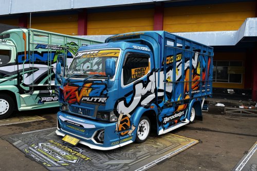 Truk Ceper Tebar Pesona di Jamnas Canter Mania 2025