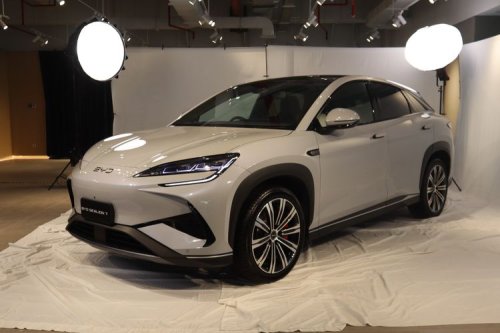 BYD, Rupiah Melemah, BYD Masih Tahan Harga Mobil Listrik di Indonesia