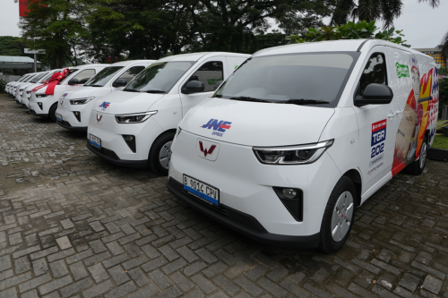 Wuling, Kendaraan Listrik Wuling Mitra EV untuk Logistik JNE