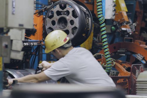 Dari Karet Sampai Siap Pakai, Begini Proses Produksi Ban Bridgestone