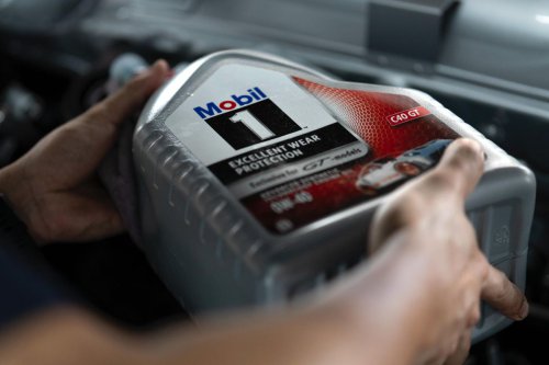 Ini Oli Resmi Ajang Balap Porsche Sprint Challenge Indonesia 2025