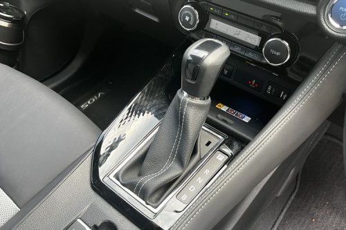 Mengulas Tuntas Interior Toyota Vios Hybrid 2026: Modern Ergonomis
