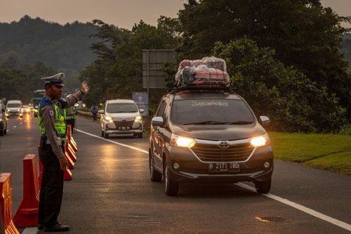 Tidur di Mobil Hybrid Saat Mudik: Aman atau Berbahaya?