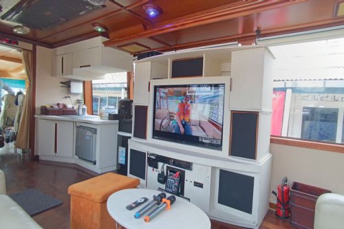 DAMRI Party Bus: Mewah dengan Ruang Khusus, Sewa mulai Rp 4 Jutaan