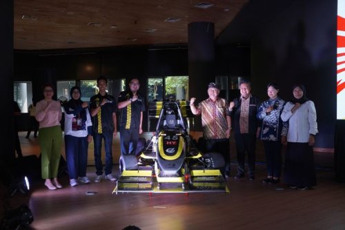 Momen Kemerdekaan, UGM Luncurkan Mobil Hybrid BM-15H ke Italia