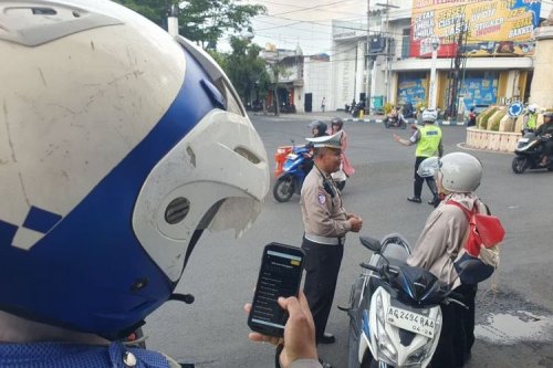Satlantas Ponorogo Gunakan ETLE Glasses, Kacamata Pintar untuk Tilang Elektronik