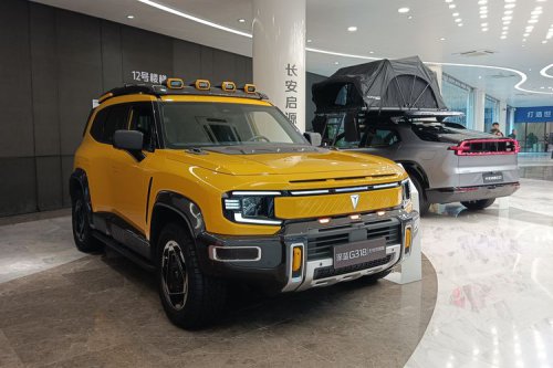 Melihat Berbagai Mobil Changan Automobile di Pusat R&amp;D