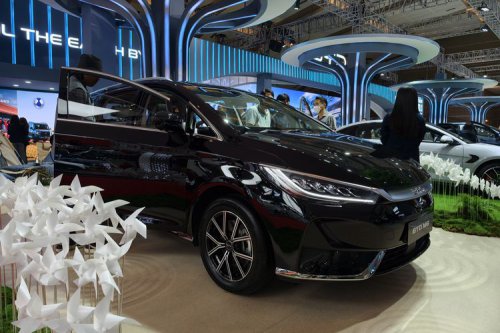 Diskon MPV Hybrid dan EV di IIMS 2026: M6, Darion, sampai Zenix