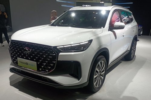 Chery Tiggo 8 CSH Muncul di IIMS 2025, Belum Open Order