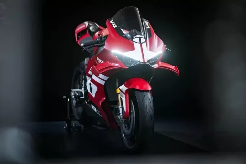 Ducati Superleggera V4 Centenario Meluncur, Tenaga Buas