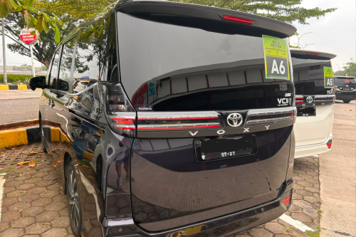 Toyota, Toyota Voxy, Cek Kisaran Harga Toyota Voxy R90 Bekas, mulai Rp 300 Jutaan