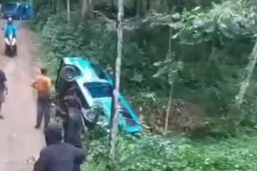 Tips Aman Berkendara di Jalan Licin Saat Libur Nataru