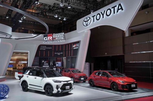 Toyota Tawarkan Kustom untuk Veloz dan Alphard Hybrid di IIMS 2026