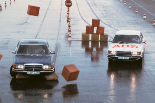 Bahas Perbandingan Rem ABS dan Non ABS Buat Berkendara