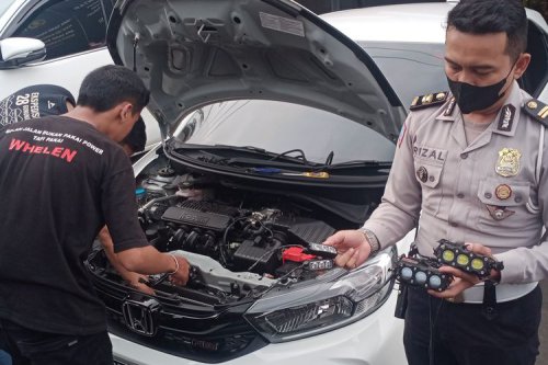 Rotator dan Sirine di Mobil Pribadi: Ini Konsekuensi Hukumnya