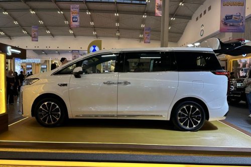 GWM Wey G9 Hi4 PHEV Vs Denza D9, Adu Spesifikasi MPV Premium