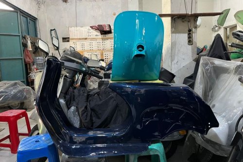 Montir Wanita Tangguh: Kisah Aphin dan Vespa Klasik
