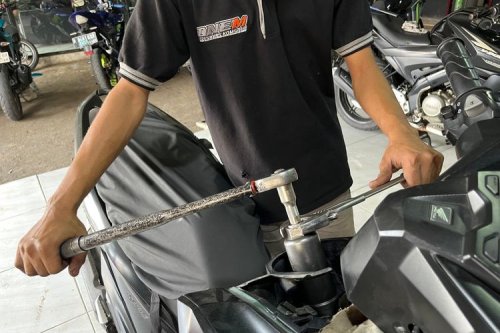 Cuci Steam Bikin Komstir Motor Cepat Rusak? Ini Penjelasan Ahli