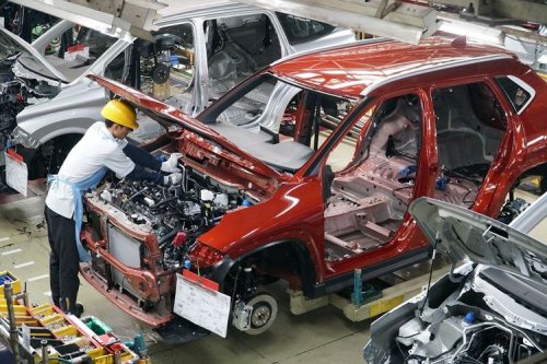 Toyota, Ekspor Jadi Juru Selamat Toyota di Tengah Lesunya Pasar Otomotif Nasional
