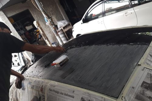 Baret Mobil Bikin Karat? Kenali Lapisan Cat & Solusinya!