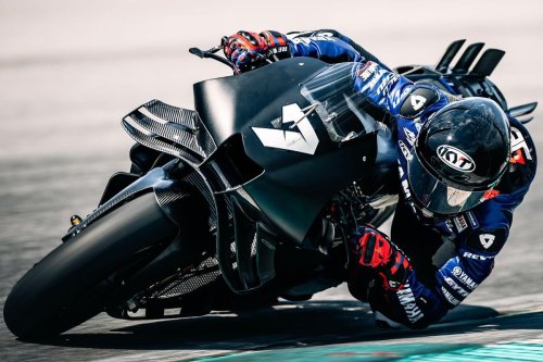 Yamaha, Augusto Fernandez Perpanjang Kontrak Yamaha, Cal Crutchlow Hengkang