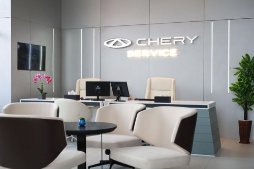 Industri Otomotif China Retak, BYD dan Geely Saling Sindir di Forum