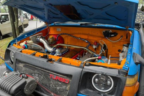 Kijang Krista Disulap Jadi Monster Off-road, Biayanya Setara Harga Zenix Hybrid