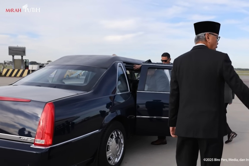 Prabowo, Cadillac, Tiba di Belanda Prabowo Naik Limousine Cadillac Spesial Milik Kerajaan