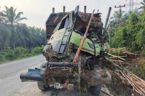 Mengapa Truk dan Bus Ambil Jalur Lawan: Kisah Bahaya Jalinsum Pantura
