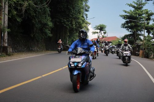 Yamaha, Yamaha Aerox vs QJMotor Viento 180: Siapa yang Unggul?