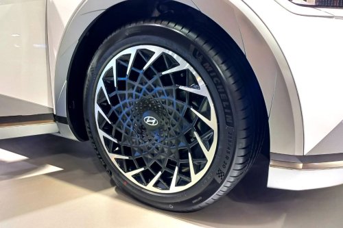 Perbandingan Ban Mobil Listrik: Michelin vs Goodyear