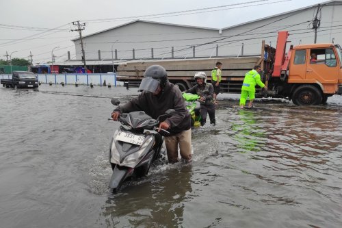 Hati-Hati! CVT Motor Matik Selip Akibat Terobos Banjir