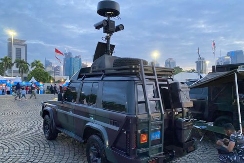 Jumpa Toyota Land Cruiser 70 Series V8 Hughes Radar di HUT ke-80 TNI