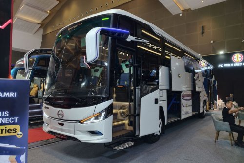 Karoseri Piala Mas Rilis Bus Rexus 8S dan 8D, Desain Makin Agresif