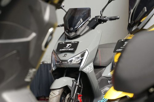 Produsen Motor Listrik Ini Berikan Garansi Menarik untuk Baterainya