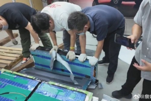 BYD, Blade Battery BYD Generasi Dibongkar Paksa di China
