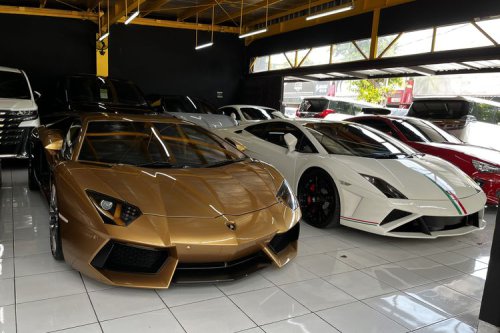 Lamborghini, Lamborghini Aventador dan Gallardo Seken di Bursa Mobil Bintaro