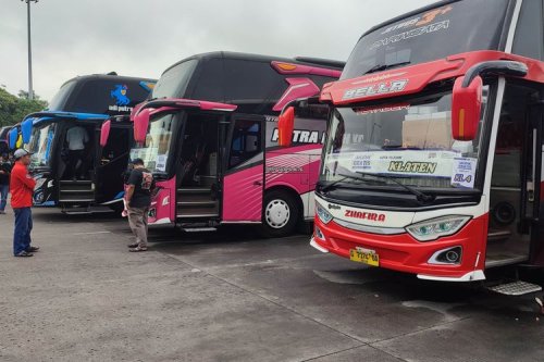 Kebiasaan Buruk Bus Saat Mudik Lebaran, Jajah Lajur Kanan