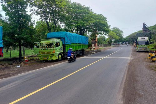 Apa Bedanya Marka Jalan Warna Putih dan Kuning?